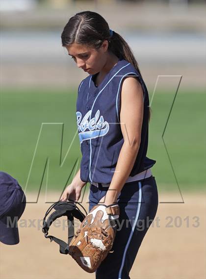 Thumbnail 2 in Antelope Valley vs. Quartz Hill JV (Hi Desert Classic) photogallery.