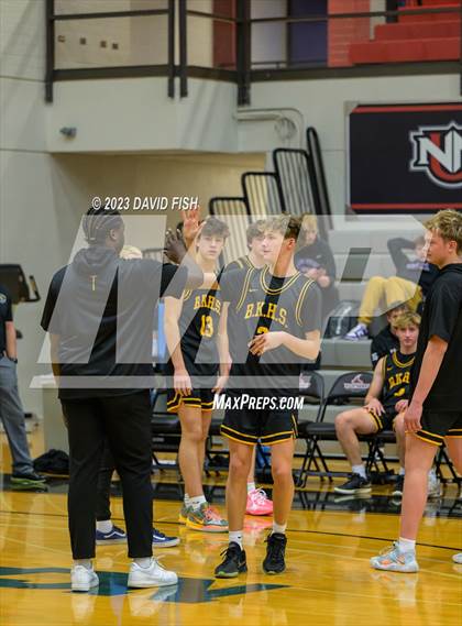 Thumbnail 1 in Bishop Kelly vs. Borah (The Capital Classic) photogallery.