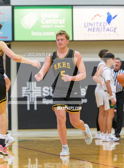 Thumbnail 3 in Bishop Kelly vs. Borah (The Capital Classic) photogallery.