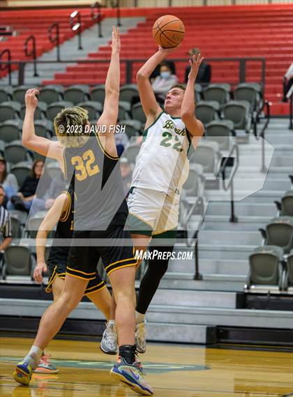 Thumbnail 1 in Bishop Kelly vs. Borah (The Capital Classic) photogallery.