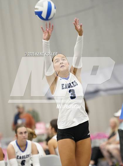 Thumbnail 3 in Utica Eisenhower vs. Imlay City (Beast of the East) photogallery.