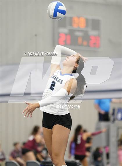 Thumbnail 2 in Utica Eisenhower vs. Imlay City (Beast of the East) photogallery.