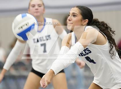 Thumbnail 3 in Utica Eisenhower vs. Imlay City (Beast of the East) photogallery.