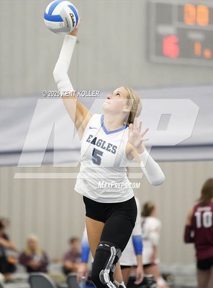 Thumbnail 2 in Utica Eisenhower vs. Imlay City (Beast of the East) photogallery.