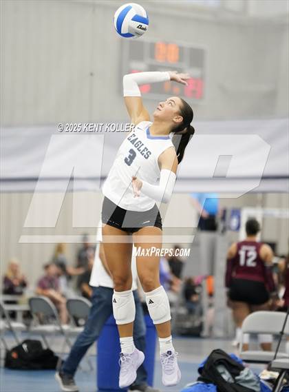 Thumbnail 1 in Utica Eisenhower vs. Imlay City (Beast of the East) photogallery.