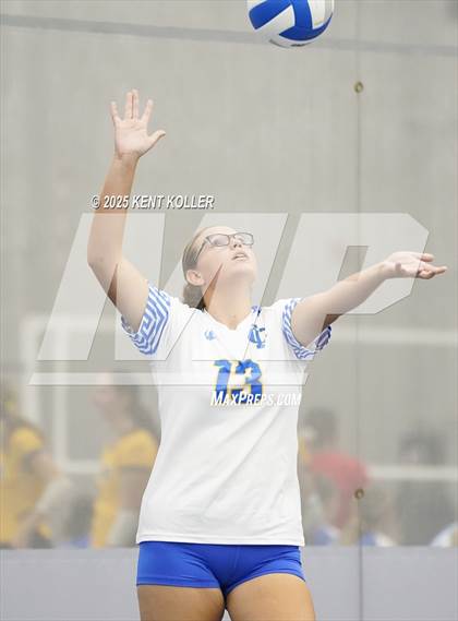 Thumbnail 3 in Utica Eisenhower vs. Imlay City (Beast of the East) photogallery.