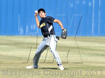 Thumbnail 1 in Cisco vs Bowie (UIL 2A Region 1 Bi-District Playoff) photogallery.