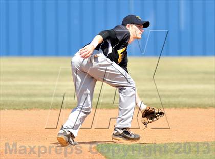 Thumbnail 3 in Cisco vs Bowie (UIL 2A Region 1 Bi-District Playoff) photogallery.