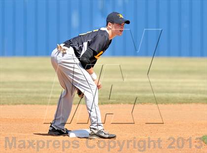 Thumbnail 1 in Cisco vs Bowie (UIL 2A Region 1 Bi-District Playoff) photogallery.