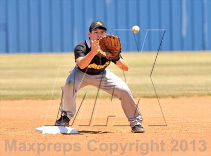 Thumbnail 1 in Cisco vs Bowie (UIL 2A Region 1 Bi-District Playoff) photogallery.