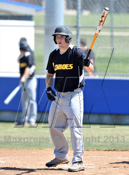 Thumbnail 1 in Cisco vs Bowie (UIL 2A Region 1 Bi-District Playoff) photogallery.