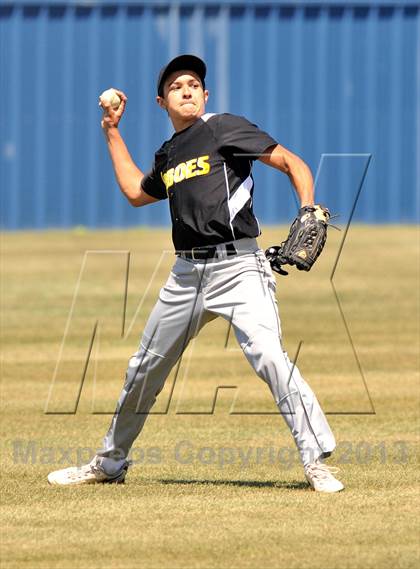 Thumbnail 1 in Cisco vs Bowie (UIL 2A Region 1 Bi-District Playoff) photogallery.