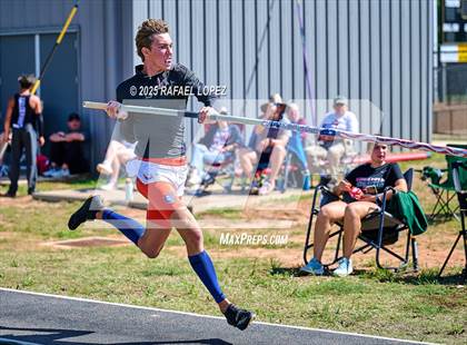 Thumbnail 1 in UIL 6A Track & Field Area 13&14 (Pole Vault) photogallery.