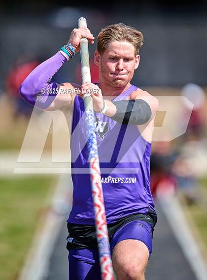 Thumbnail 2 in UIL 6A Track & Field Area 13&14 (Pole Vault) photogallery.