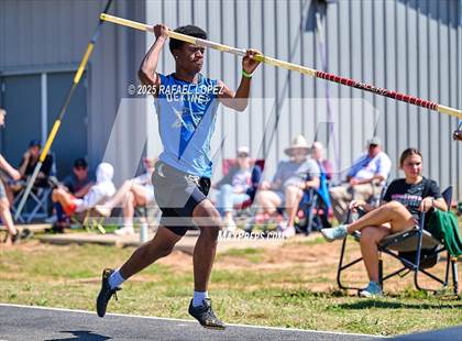 Thumbnail 1 in UIL 6A Track & Field Area 13&14 (Pole Vault) photogallery.