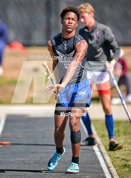 Thumbnail 2 in UIL 6A Track & Field Area 13&14 (Pole Vault) photogallery.