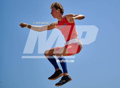 Thumbnail 3 in UIL 6A Track & Field Area 13&14 (Pole Vault) photogallery.