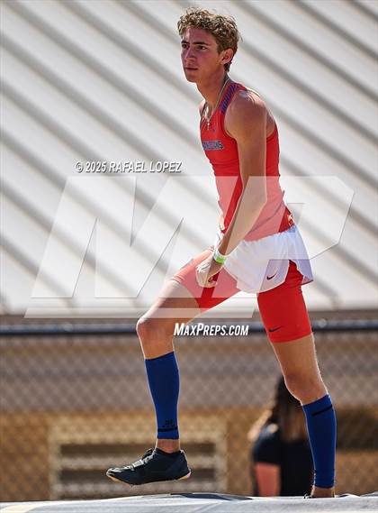 Thumbnail 3 in UIL 6A Track & Field Area 13&14 (Pole Vault) photogallery.