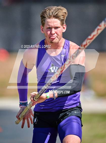 Thumbnail 3 in UIL 6A Track & Field Area 13&14 (Pole Vault) photogallery.