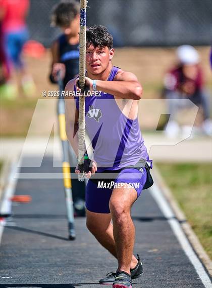 Thumbnail 2 in UIL 6A Track & Field Area 13&14 (Pole Vault) photogallery.