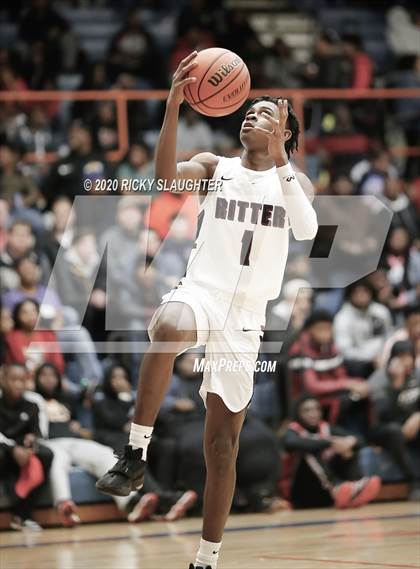 Thumbnail 3 in Alton vs. Cardinal Ritter (King Classic in the City of Champions)  photogallery.