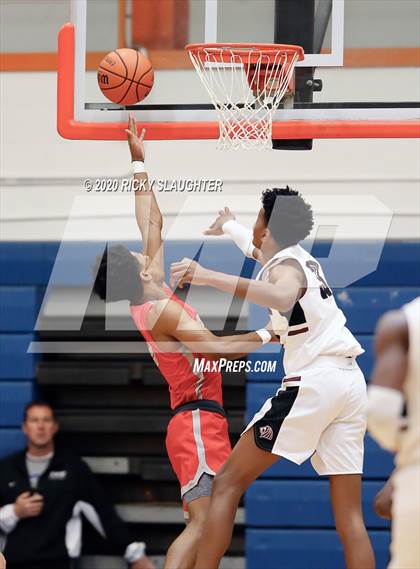 Thumbnail 2 in Alton vs. Cardinal Ritter (King Classic in the City of Champions)  photogallery.