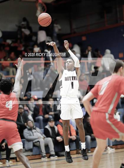 Thumbnail 1 in Alton vs. Cardinal Ritter (King Classic in the City of Champions)  photogallery.