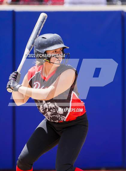 Thumbnail 3 in Arvin vs. Nipomo (CIF CS Division VI Championship) photogallery.