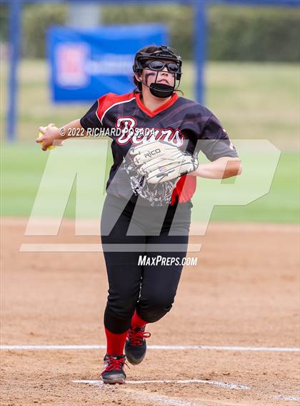Thumbnail 3 in Arvin vs. Nipomo (CIF CS Division VI Championship) photogallery.