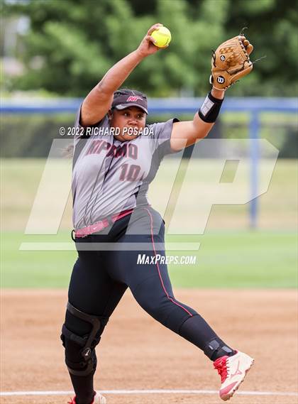 Thumbnail 1 in Arvin vs. Nipomo (CIF CS Division VI Championship) photogallery.
