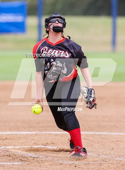 Thumbnail 3 in Arvin vs. Nipomo (CIF CS Division VI Championship) photogallery.