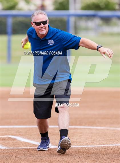 Thumbnail 1 in Arvin vs. Nipomo (CIF CS Division VI Championship) photogallery.