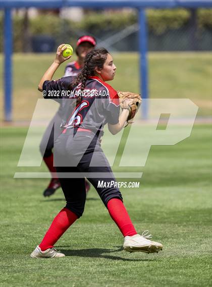 Thumbnail 1 in Arvin vs. Nipomo (CIF CS Division VI Championship) photogallery.