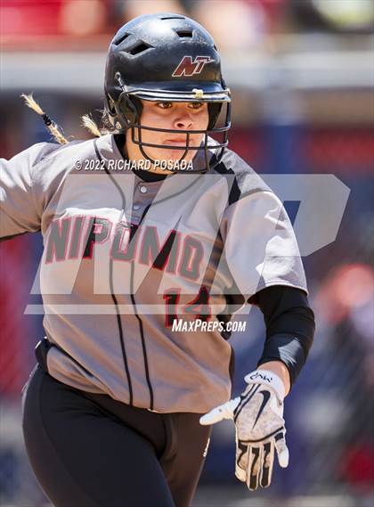 Thumbnail 2 in Arvin vs. Nipomo (CIF CS Division VI Championship) photogallery.