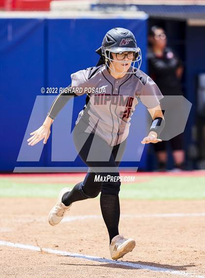 Thumbnail 2 in Arvin vs. Nipomo (CIF CS Division VI Championship) photogallery.