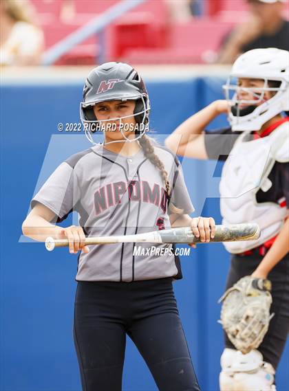 Thumbnail 3 in Arvin vs. Nipomo (CIF CS Division VI Championship) photogallery.