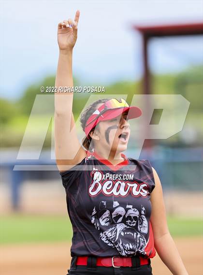 Thumbnail 1 in Arvin vs. Nipomo (CIF CS Division VI Championship) photogallery.