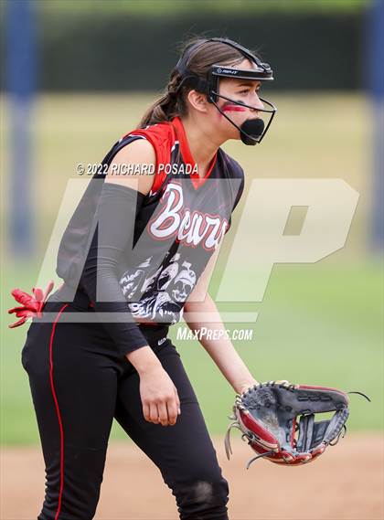 Thumbnail 2 in Arvin vs. Nipomo (CIF CS Division VI Championship) photogallery.