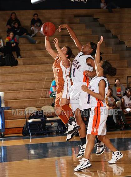 Thumbnail 3 in Bush vs. Alice (Georgetown Jack Frost Invitational) photogallery.