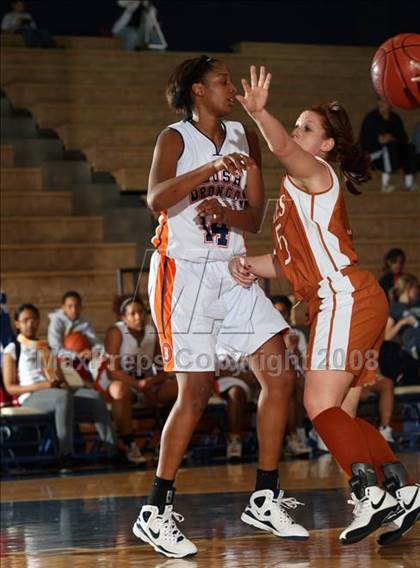 Thumbnail 3 in Bush vs. Alice (Georgetown Jack Frost Invitational) photogallery.