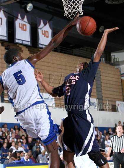 Thumbnail 2 in Pacific Hills vs. Windward (CIF SoCal D5 Final) photogallery.