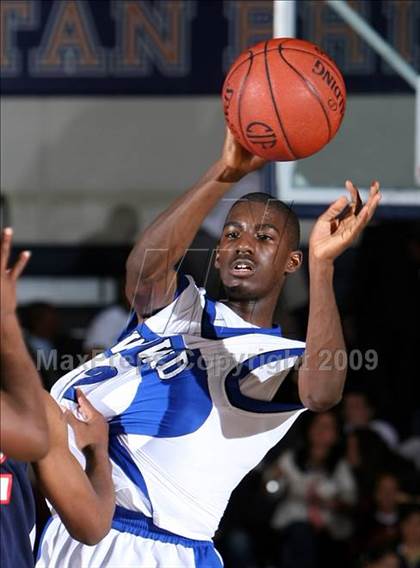 Thumbnail 2 in Pacific Hills vs. Windward (CIF SoCal D5 Final) photogallery.