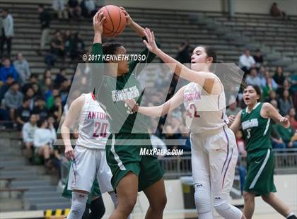 Thumbnail 3 in Incarnate Word @ Antonian Prep photogallery.
