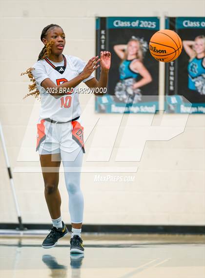 Thumbnail 2 in East Forsyth vs Davie photogallery.