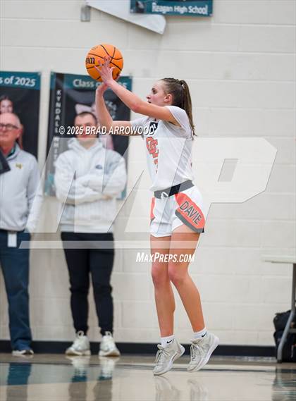 Thumbnail 2 in East Forsyth vs Davie photogallery.