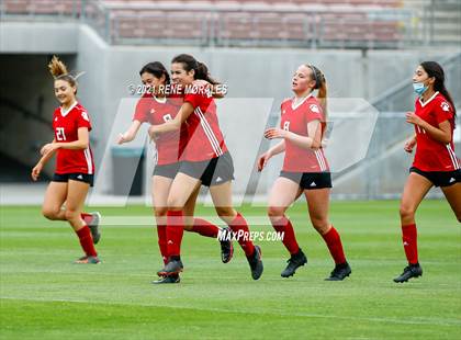 Thumbnail 3 in Mayfield vs Polytechnic photogallery.