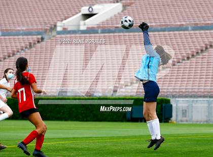 Thumbnail 3 in Mayfield vs Polytechnic photogallery.