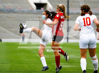 Thumbnail 2 in Mayfield vs Polytechnic photogallery.