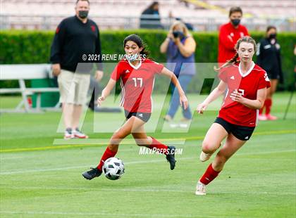 Thumbnail 2 in Mayfield vs Polytechnic photogallery.