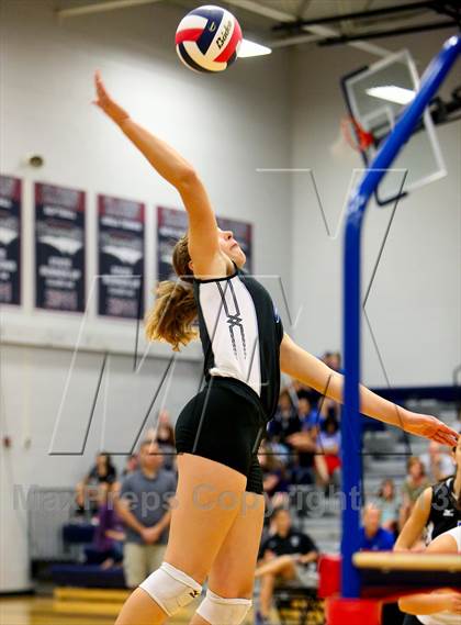 Thumbnail 3 in Washburn Rural vs. Northwest photogallery.